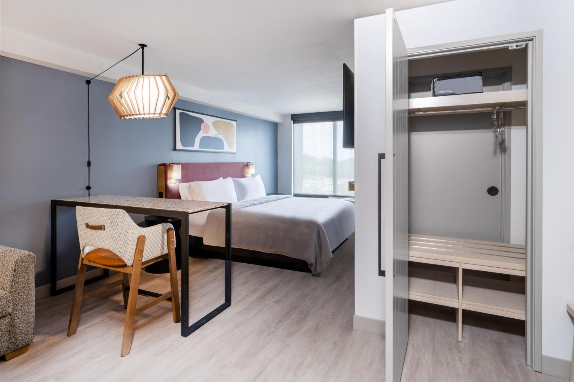 King Studio Suite