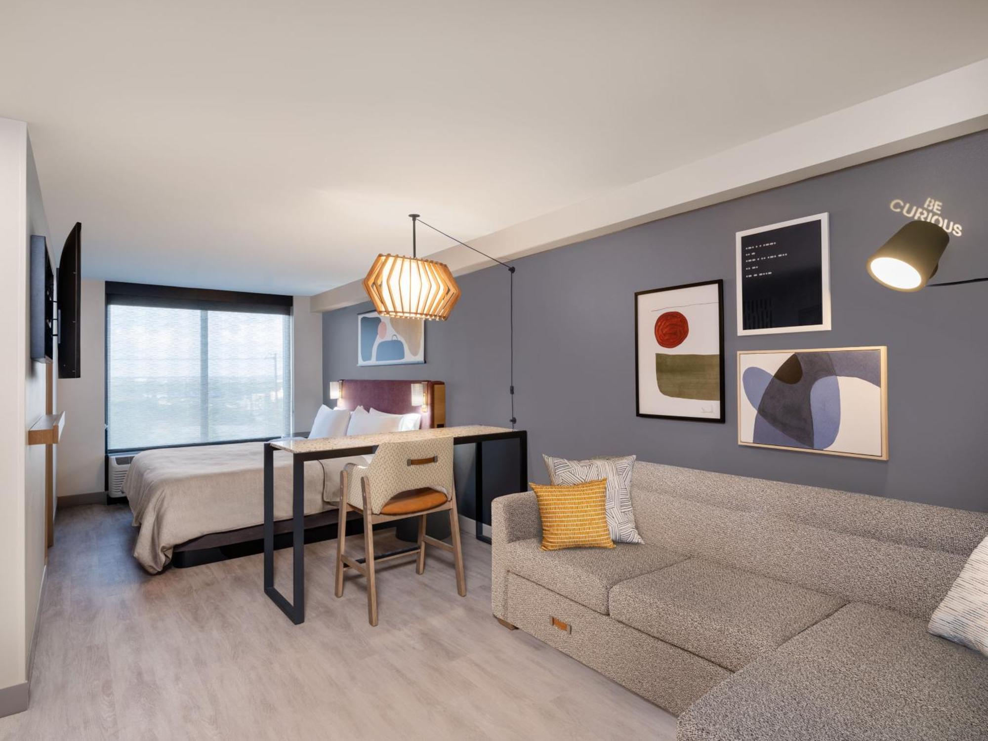 King Studio Suite