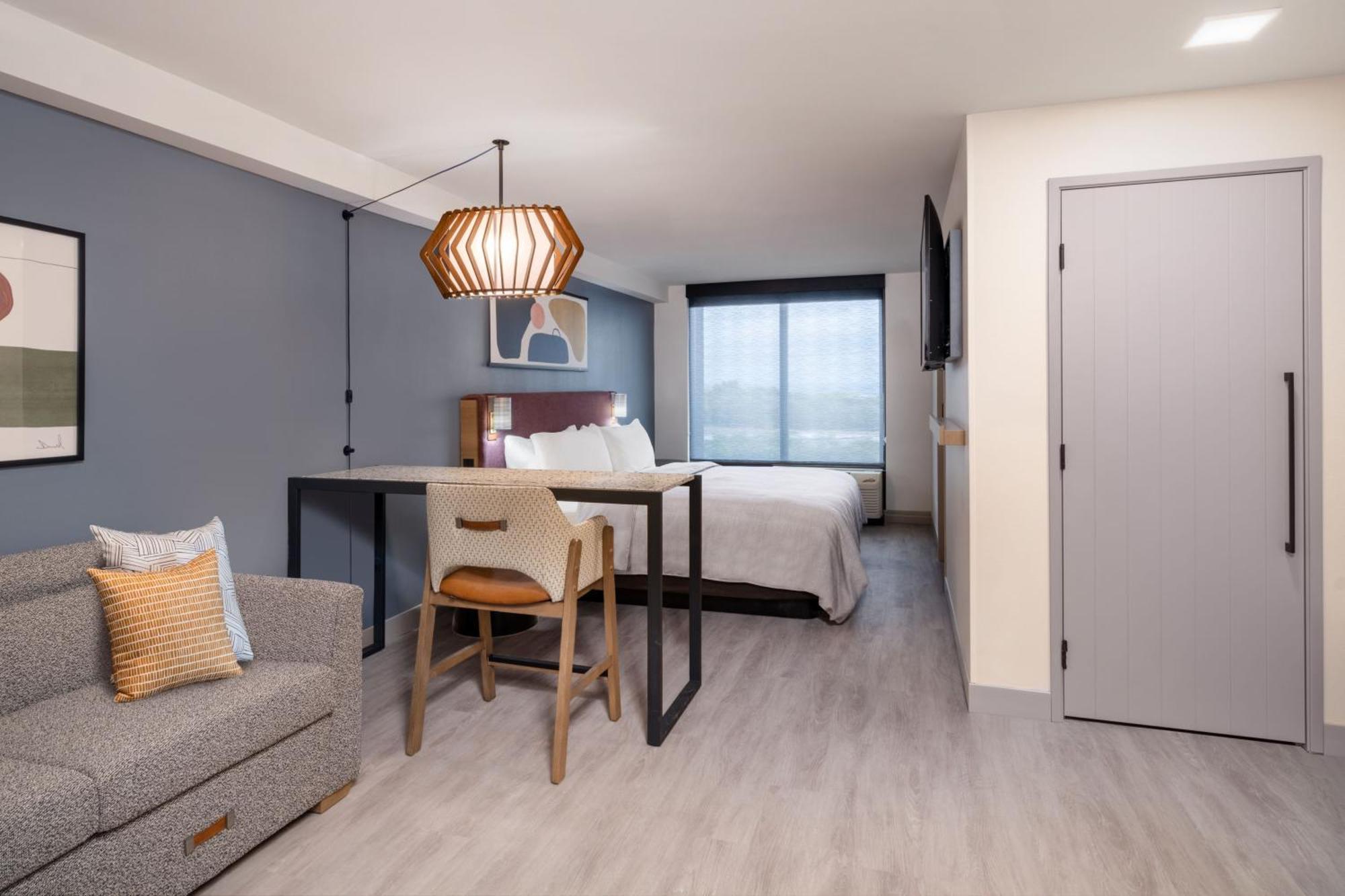 King Studio Suite